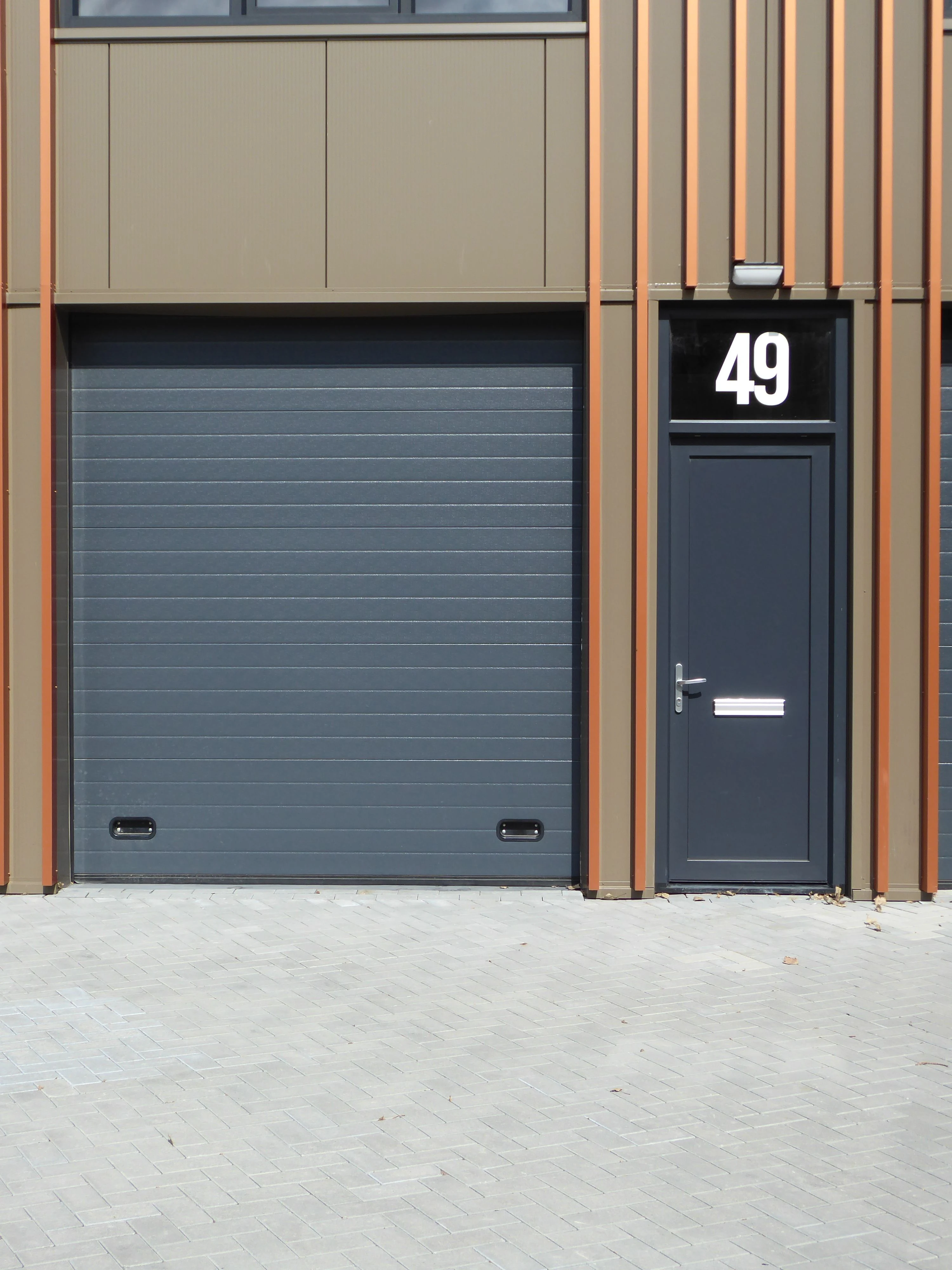 Residential garage door in Tukwila